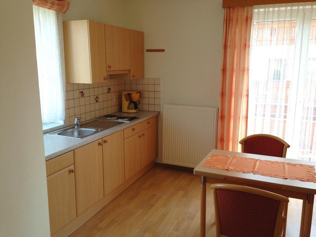 Ferienwohnung Gästehaus Sapetschnig Faak am See Zimmer foto